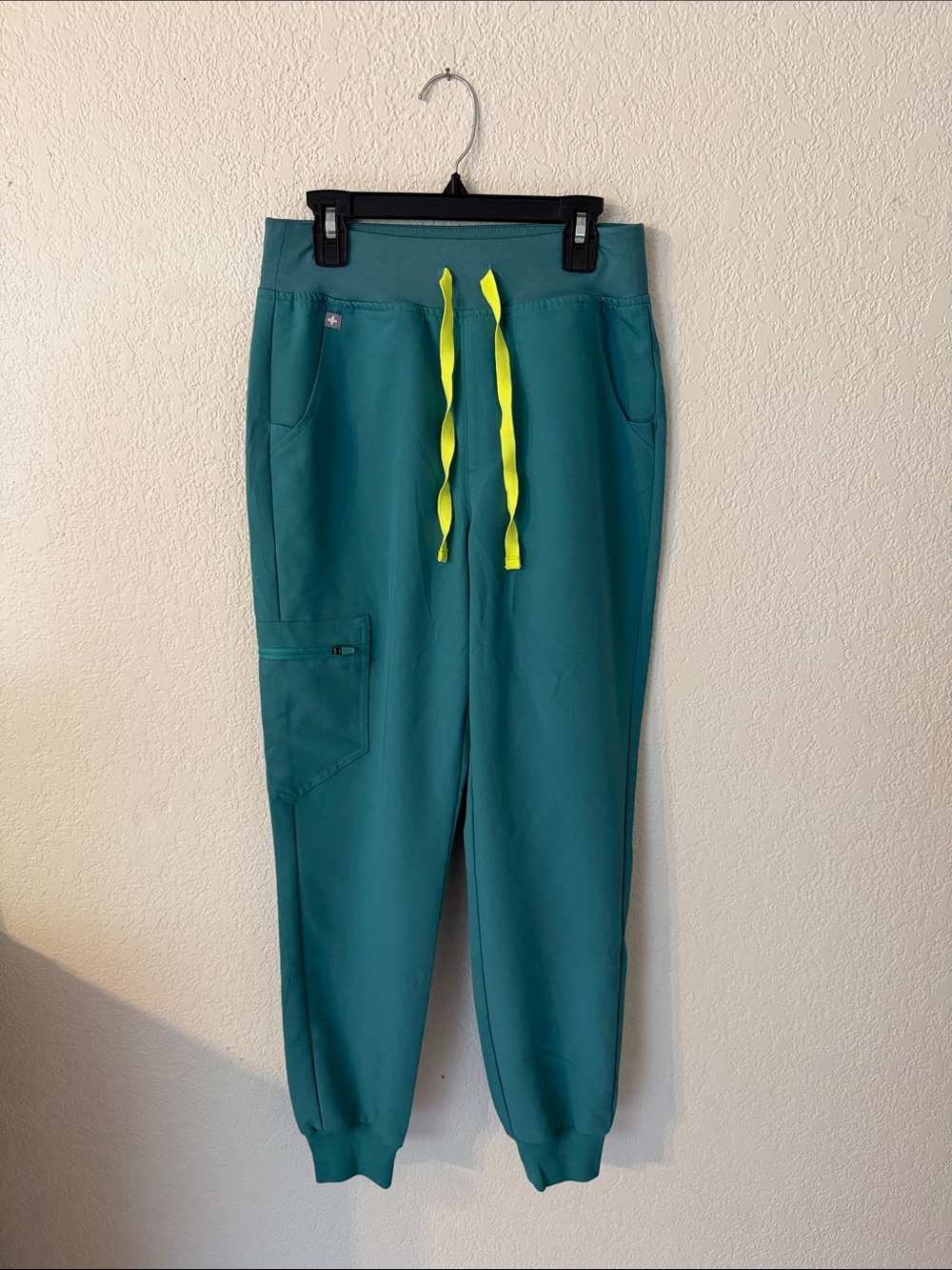 NWT Figs High Waisted Zamora Joggers in Cactus